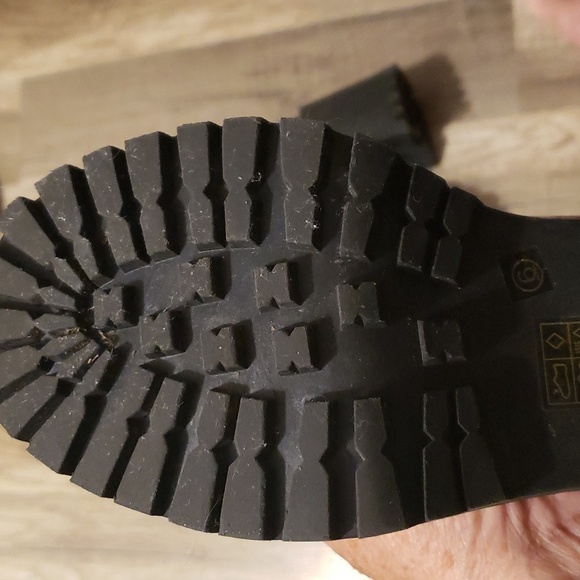 MISS LOLA MARTINEZ BLACK LEATHER EMBOSSED CHUNKY COMBAT BOOT SZ 6 - Picture 10 of 12